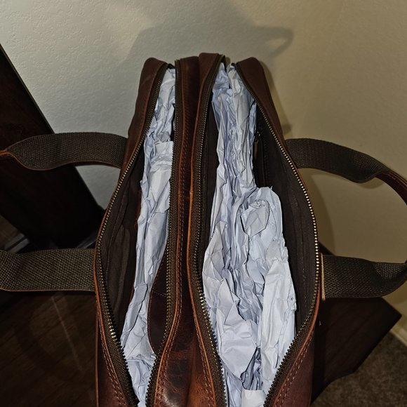 Paul & Taylor Genuine Leather Laptop Bag/Briefcase - Picture 10 of 16